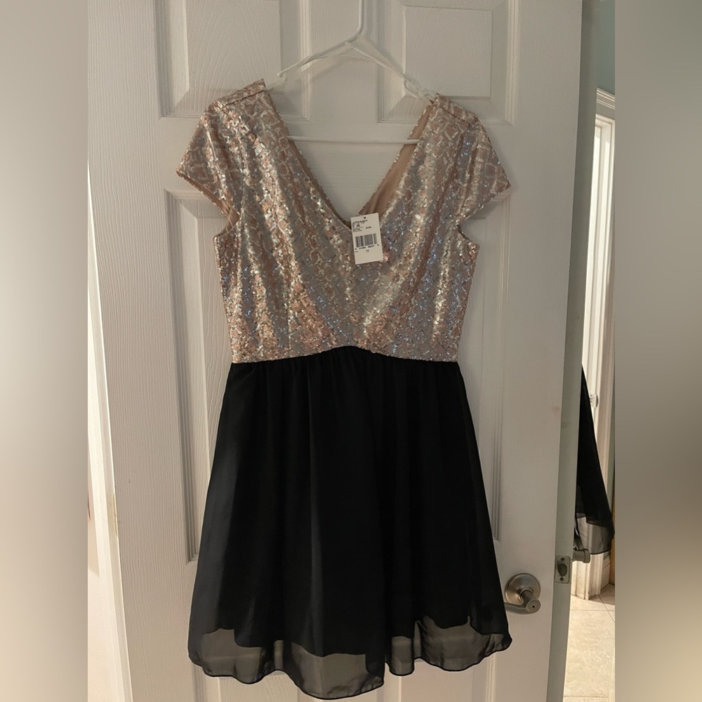 NWT Gold and Black cocktail dress.